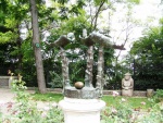 Скульптурная композиция «Памятник грядущему одесскому гению»