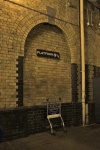Памятник серии книг о Гарри Поттере в Лондоне
