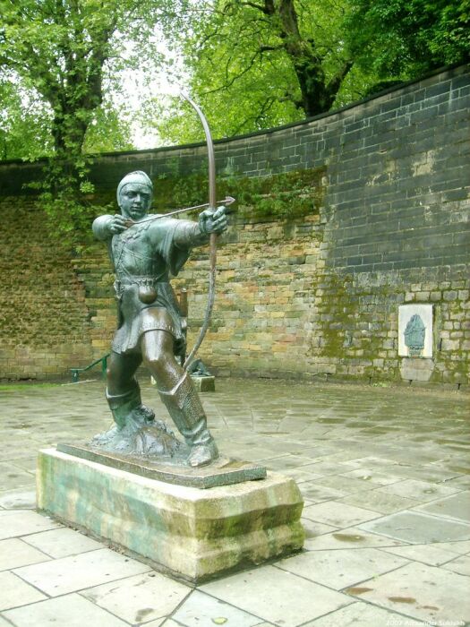 Ноттингем, Великобритания_ Памятник Робину Гуду