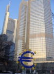 Франкфурт-на-Майне, Германия _ Cимвол евро