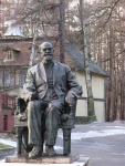 Светлогорск, рядом с отелем "Старый Доктор" _ Памятник Ивану Павлову