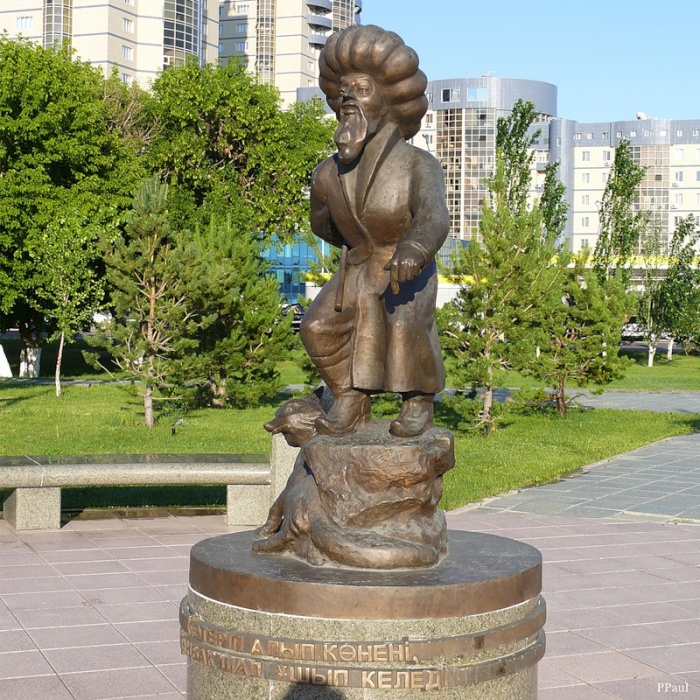 Астана _ Скульптура на Аллее Сказок