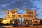Астана_ Скульптура фонтана у   Торгово-развлекательного комплекса "Хан Шатыр"