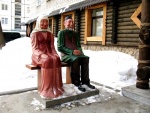 Скульптуры _ Абика и бабай у кафе "Сабантуй"