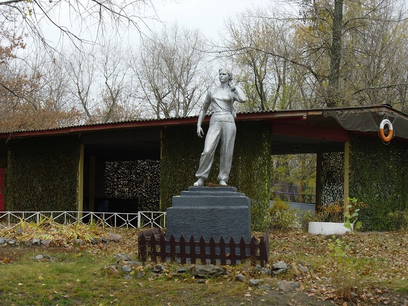 Киев _ Скульптура. Туристка