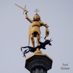 Брюссель, Бельгия _Флюгер - " Святой Михаил" на  башне Ратуши