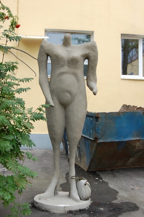 Москва _ Скульптура у здания Мосфильма