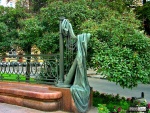 Москва _ "Арфа". Часть скульптурной композиции, относящейся к памятнику П.И.Чайковскому