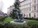 Будапешт _ Скульптура. Мальчик с собакой