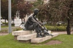 Бдапешт _ Памятник поэту XX в. Аттиле Йожефу