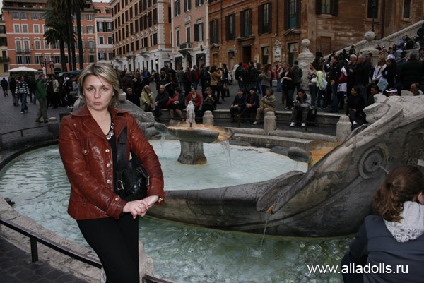 Рим. Фонтан "Лодочка" на площади Испании