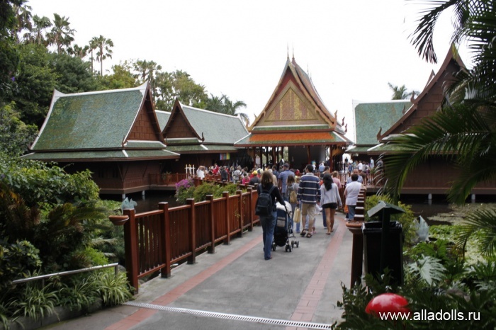 "Тайская деревня"