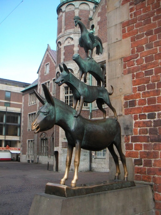Памятник бременским музыкантам. Бремен. Германия