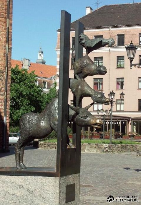 Памятник бременским музыкантам.Рига_Латвия