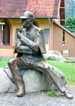 Шерлок Холмс. Статуя в городе Ма(е)йрингене (Meiringen), Швейцария