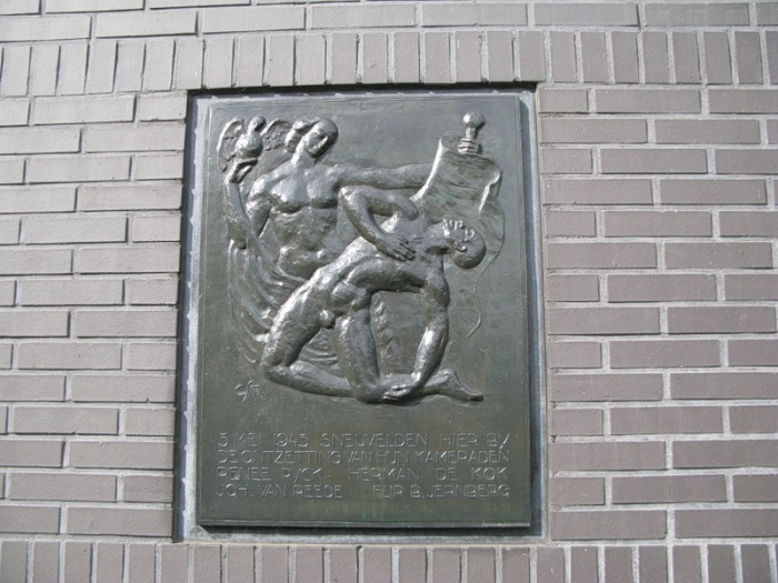 Амстердам _ Табличка на здании