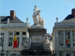 Брюссель. Place des Martyrs - пл. Мученников _ Статуя  в честь 455 патриотов, погибших в 1830 году.