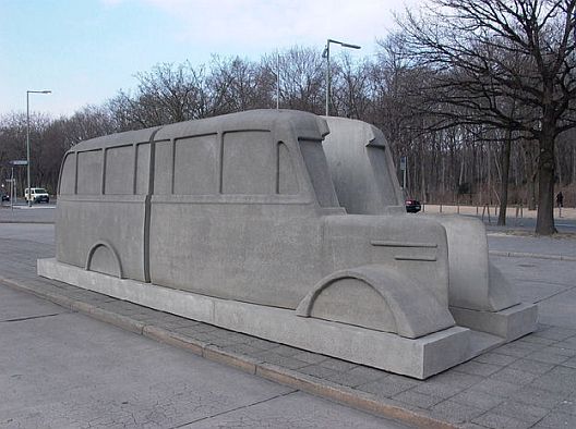 Берлин_  "Серый автобус" _ Памятник «душевно больным» жертвам нацизма